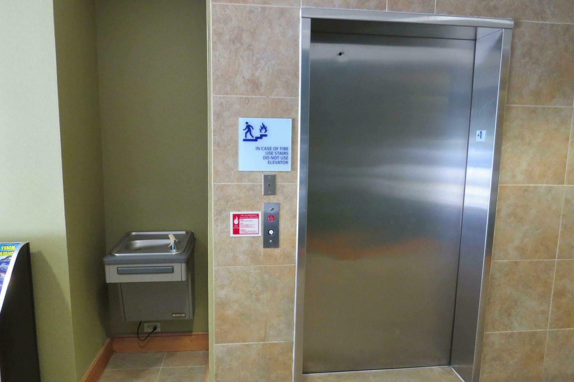 Holiday Inn Express - Clermont By Ihg Extérieur photo